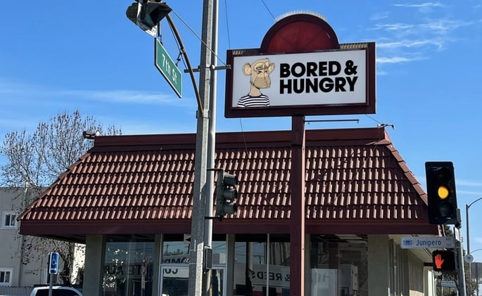 Crypto-themed restaurant stops accepting crypto 🍕