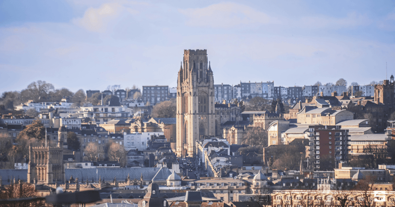 🌐 The Mayor Who Cut Carbon, Cut Bills, and Cut a Billion-Pound Deal