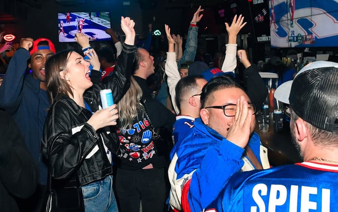 🦬 Where else would you rather be than right here, right now? ♥️💙