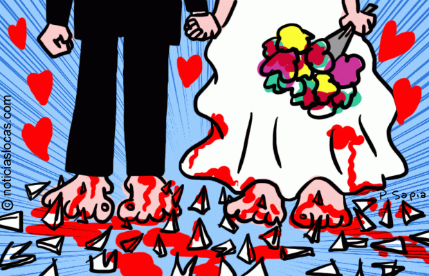 Nuevo servicio para parejas: caminar descalzos sobre cristales rotos el día de su boda