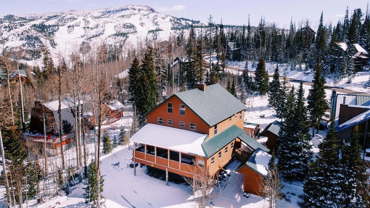 🏕️ West Coast Wealth: End Your Week with Prime STR Deals | November 7, 2025