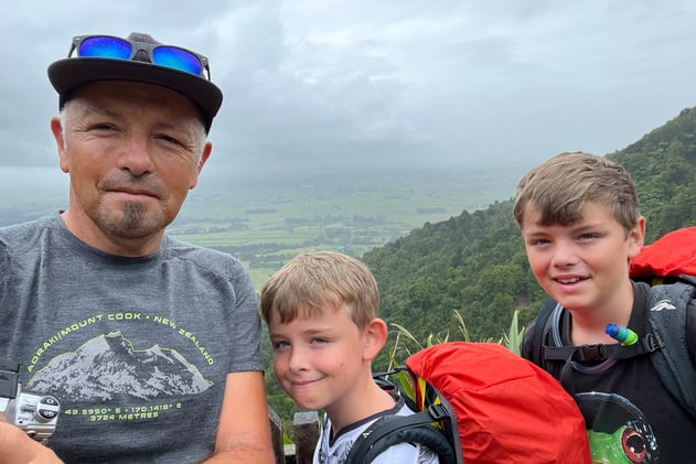 What's it like to walk 1200km? These two walkers share their journey