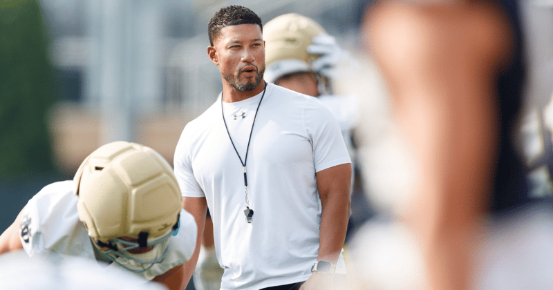 Notre Dame Favored at Miami Despite Inexperienced QB + 10 Bets to Watch 