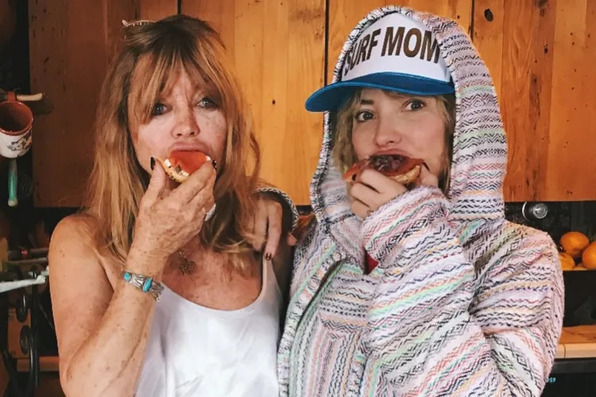 [WOMENS DIGEST] 👩‍🦰 Goldie Hawn Turns 80 | Jelly Roll's Shaved Beard | Bieber Baby Photos | DWTS News and More...