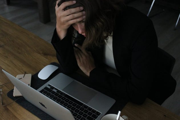 Top 5 Reasons Why Your Friends and Family Should Not Make Your Website