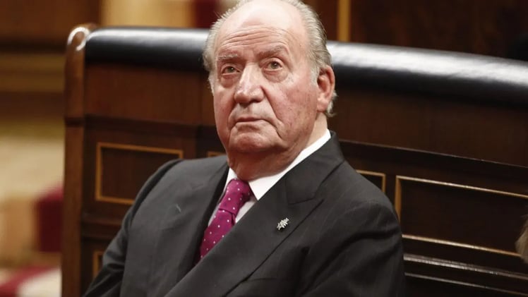 España en tensión: bloqueo político, juicios cruzados y el regreso del Rey emérito