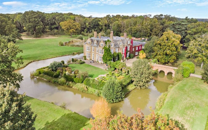 Would you buy this house? 🗡