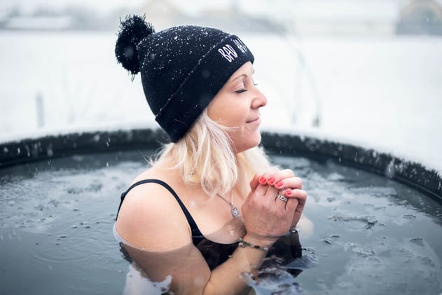 The Risks and Benefits of Cold Plunges for Women