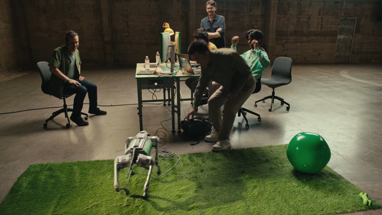 🤖Project Fetch: Can Claude train a robot dog?