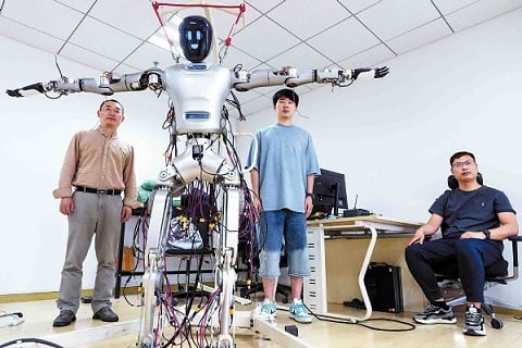 Jet engines + AI = Flying robots are real