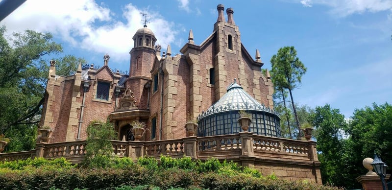💀 The Haunted Mansion: Secrets of the Spirits at Walt Disney World 👻