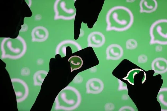 Dos opciones de envío de noticias por WhatsApp en Argentina: Infobae y Que Circule