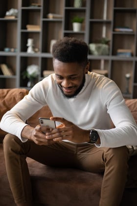 Chatbot vs Live Chat: Which Option Provides Better Customer Engagement