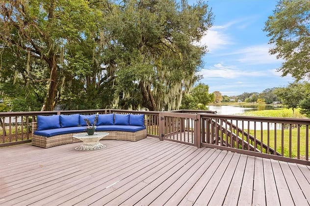 🌊 5 Turn-Key Waterfront Homes (Including a 1920s Historic Gem) 