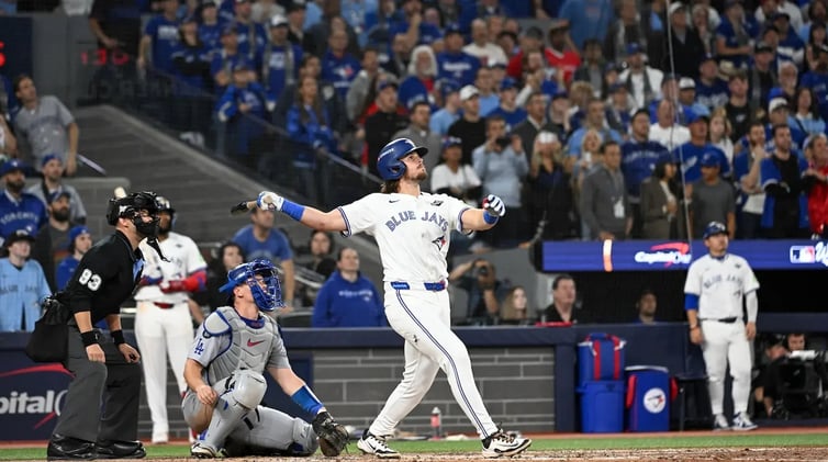 Blue Jays aplastan a los Dodgers y toman ventaja en la Serie Mundial