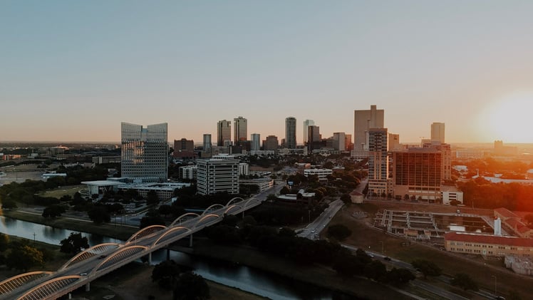 HIGH-IMPACT B2B VIDEO PRODUCTION THAT MOVES FAST—AND WORKS ALL YEAR