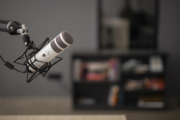 Mastering the Mic: How Investment Banking Leaders Can Shine on Podcasts