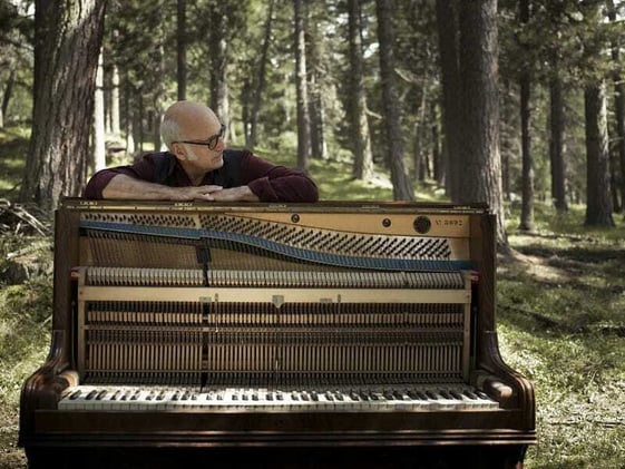 How the Music of Ludovico Einaudi Helps with Study