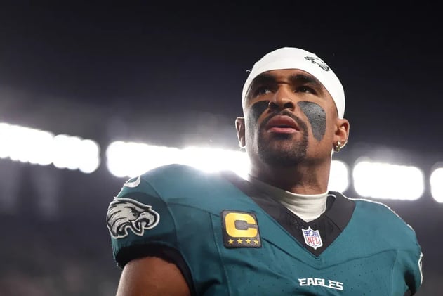 Refereeing Controversy in Eagles-Chargers