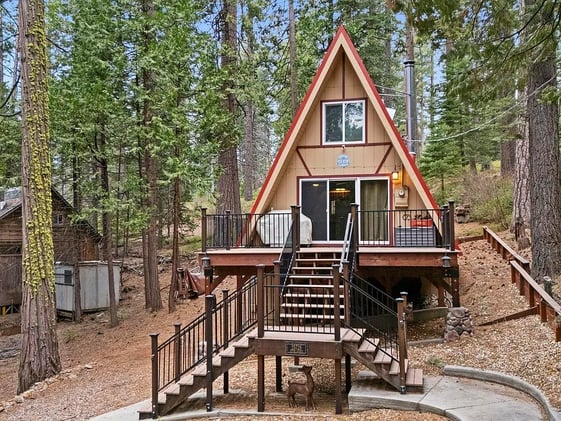 🏡 Unique A-Frame Homes in Peaceful Settings