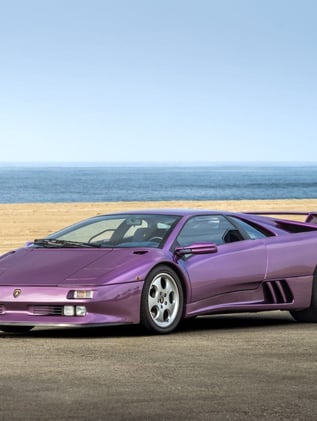 Lamborghini Rarity Hits the Block, Kia Targets Range Rover, and Tesla Loses Key Leader