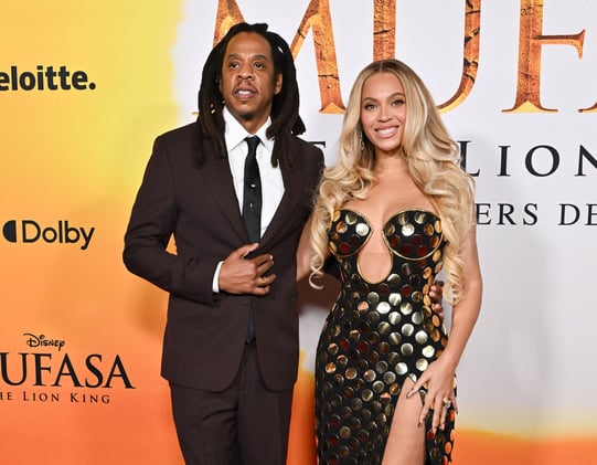 JAY-Z Joins Beyoncé On Stage in Paris After 6-Year Hiatus