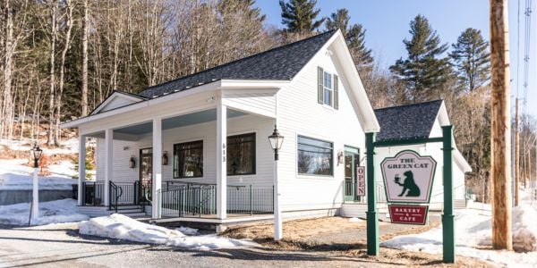 This spring escape smells like fresh bread 🥖