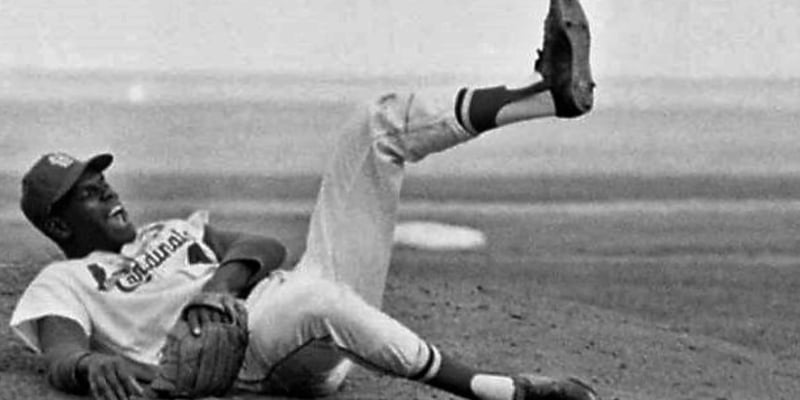 ⚾ Roberto Clemente breaks Bob Gibson's Leg