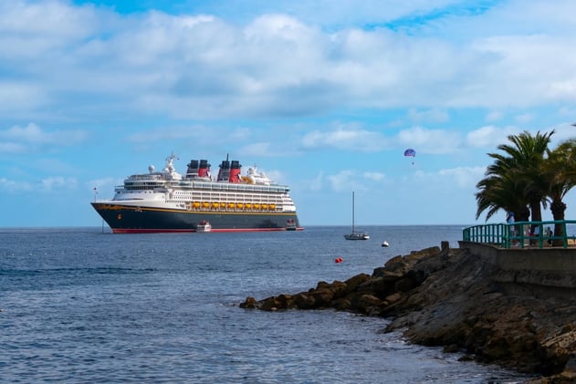 ☀️Disney cruise ship stuck at sea?