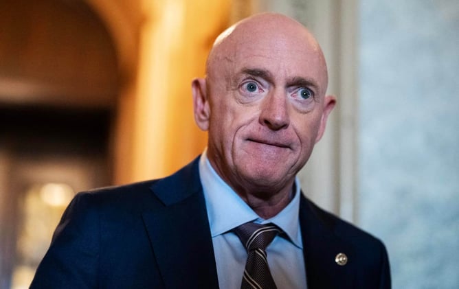 Pentagon Threatens Court-Martial for Senator Mark Kelly Over Illegal Orders Video