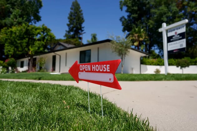 Pending home sales rise 1.9% in October