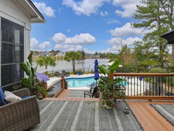 🛶 Sandy Beaches, Private Docks & Tranquil Views—Waterfront Homes Await!