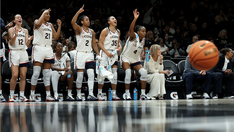 UConn's Azzi Fudd and Sarah Strong rock the Hawkeyes