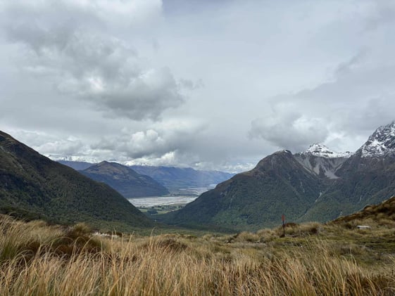 ⛰️#55 - Down Holes, Epic Humans, New Photo Renderings, & More.