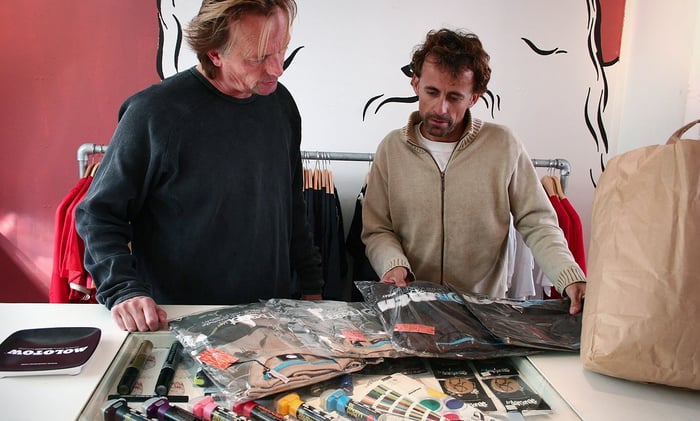 «A los grafiteros se les consideraba gamberros y no se pensaba en ellos. Juntamos ahorros y fundamos la primera empresa de sprays para graffiti del mundo»