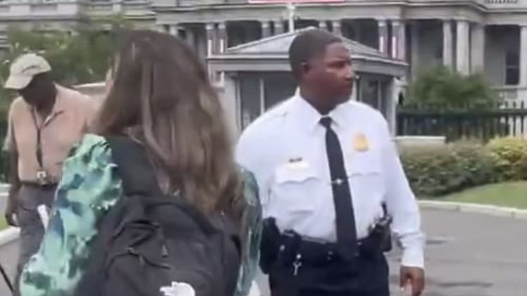 DEVELOPING: Secret Service Abruptly Shuts Down White House North Lawn, Sends Media To Shelter