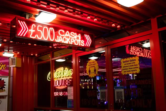 The Evolution of Online Slots: From Spinning Reels to Cinematic Experiences