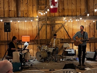 Red Fox Farm Hosts a Night of Song and Story